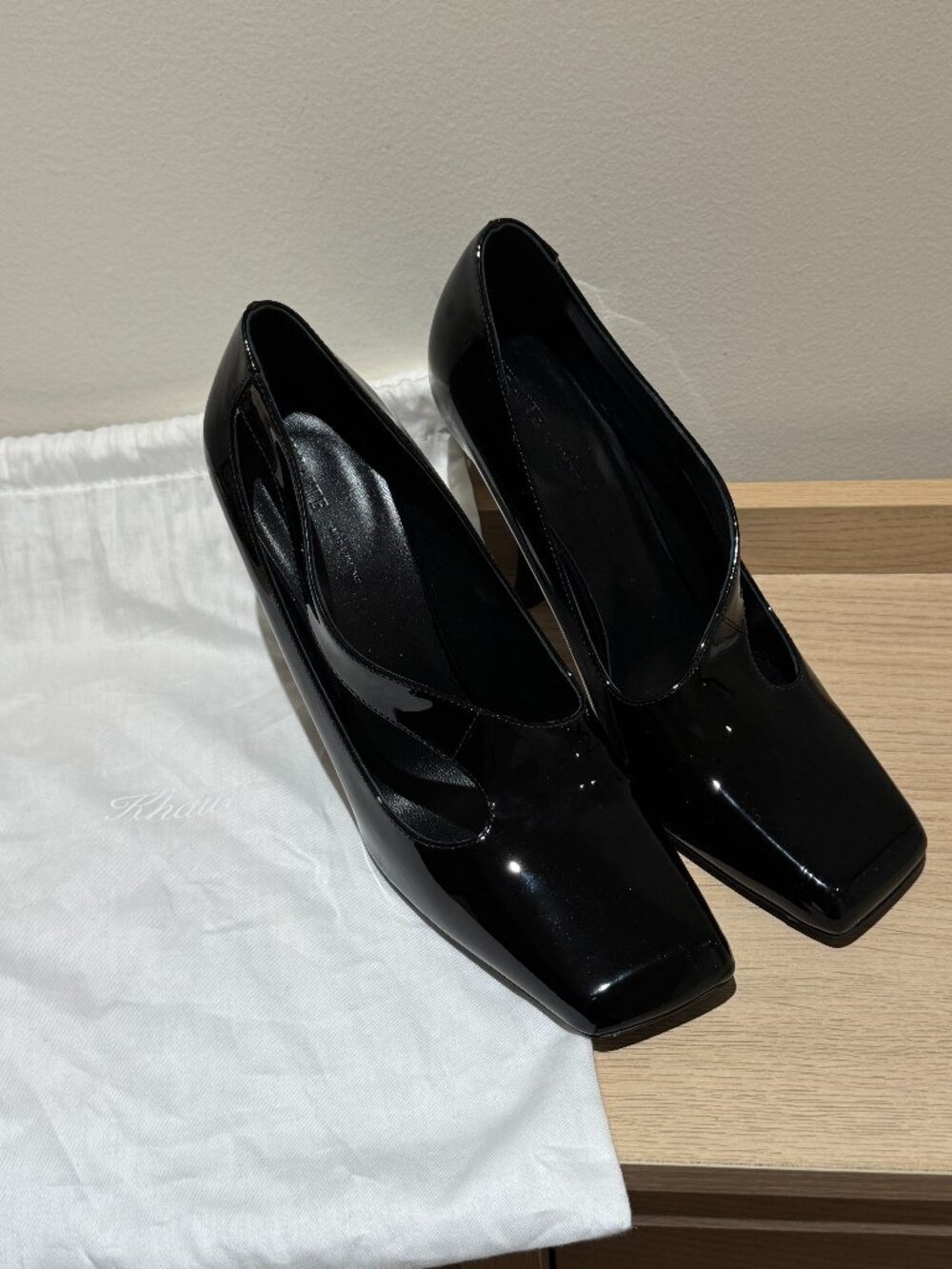 KHAITE Eva 100 Cutout Patent Leather Pumps – Black Size IT 37 / US 7